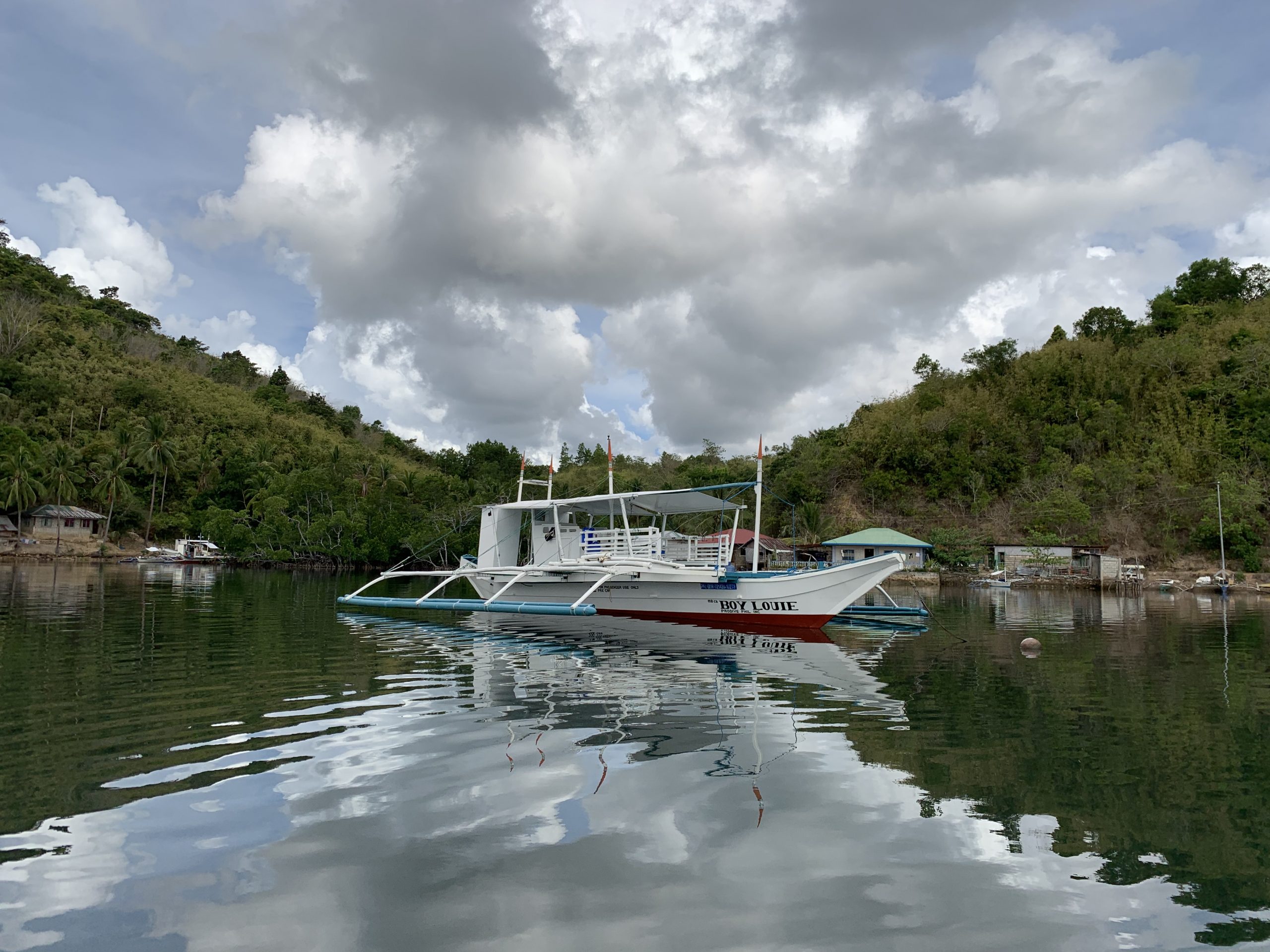 Trimmer fiberglass speedboat